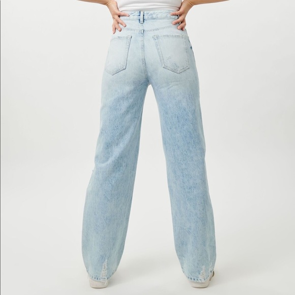 distressed denim jeans from garage - Picture 3 of 3